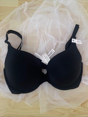 Victoria's Secret Black Molded T-Shirt Bra - 32DD